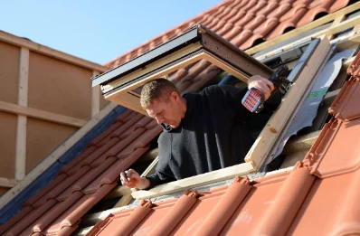 Pose de fenêtres de toit Velux à Coussay